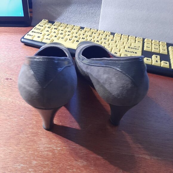 Vintage Red Cross Shoes Suede & Leather Gray Size 8 PreLoved Good Condition - Picture 4 of 6